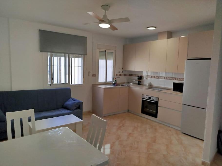 Apartamento En Chiclana Centro, Wi-fi En Alameda Del Rio * Chiclana de la Frontera